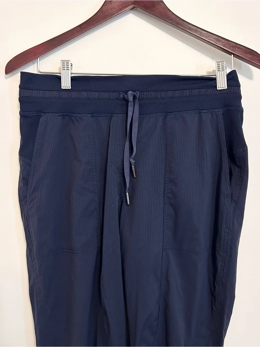 Lululemon Dance Studio Mid-Rise Cropped Navy Pant Size 8